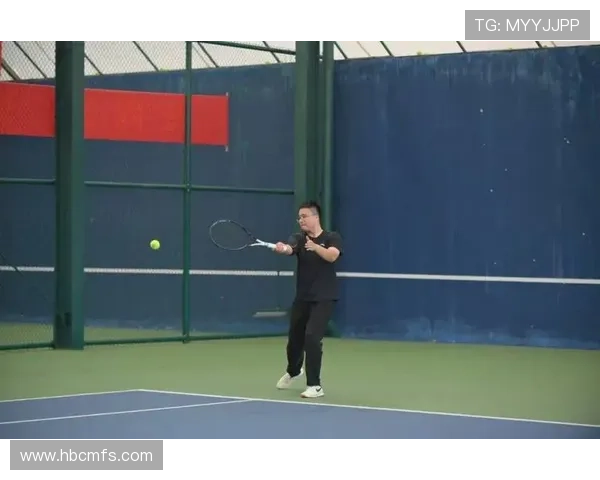 杭州网球队技术争议引发热议球员表现与教练策略的深度探讨 杭州网球队技术争议引发热议球员表现与教练策略的深度探讨